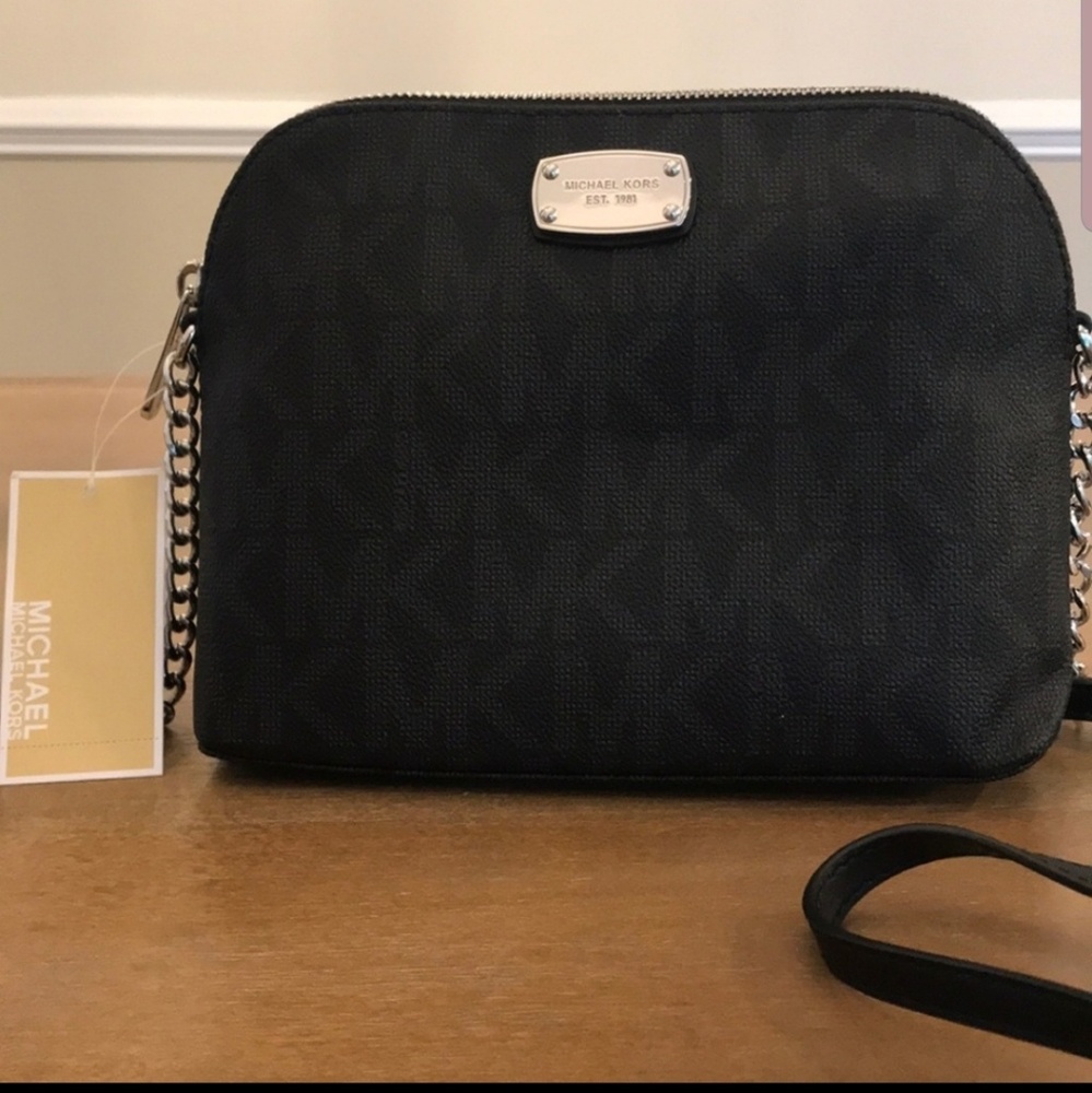 Michel kors crossbody purse